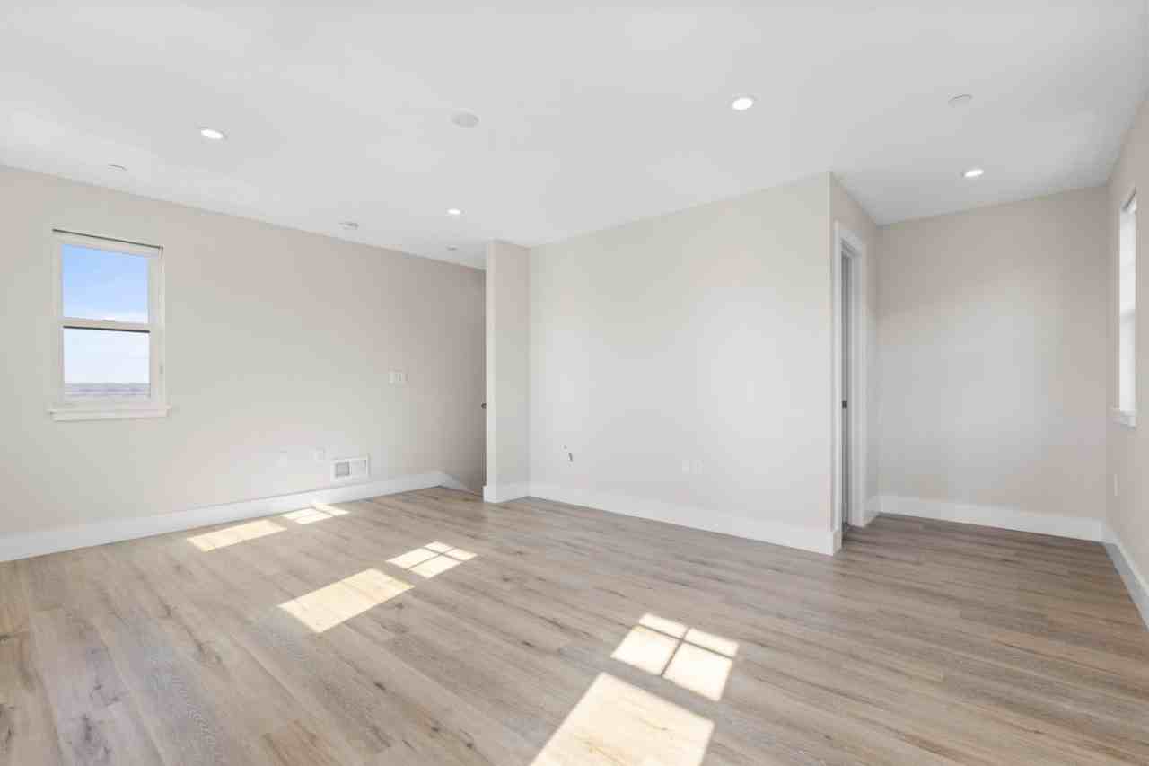 193 Carmel Ave - Photo 7 of 34