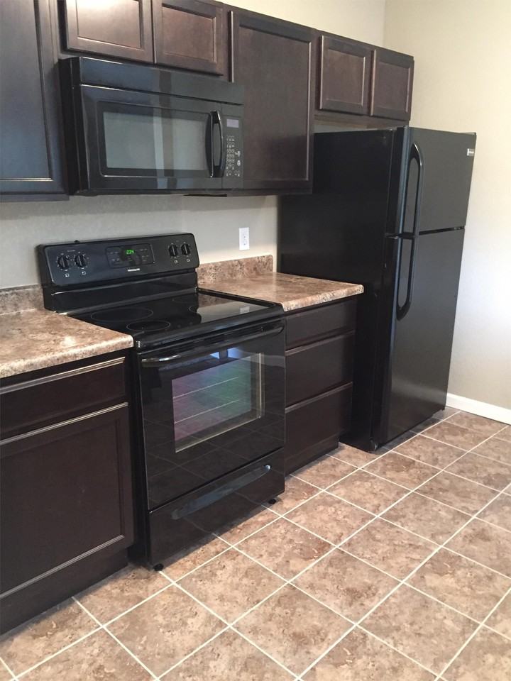 1255 S Main St - Photo 3 of 10