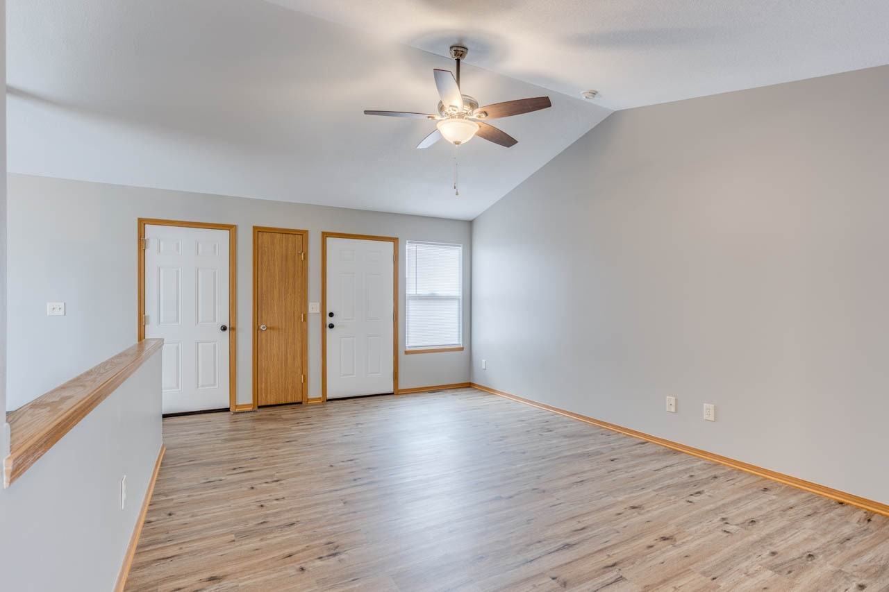 1028 E Karla Ct - Photo 6 of 30