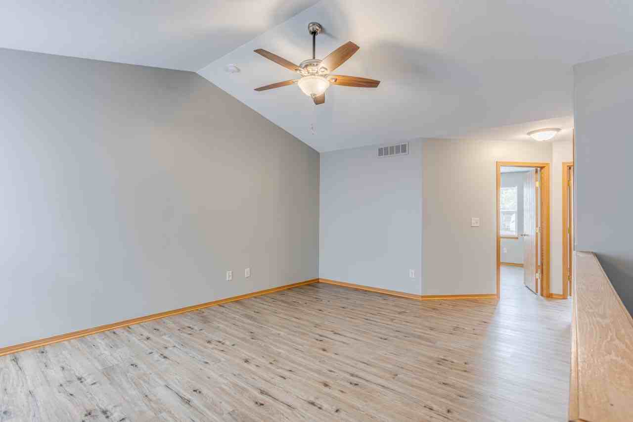 1028 E Karla Ct - Photo 7 of 30