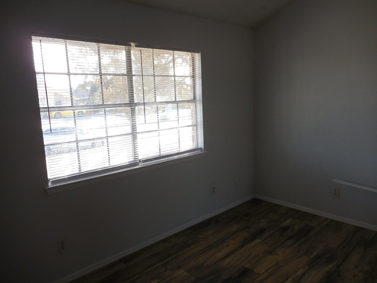 2109 Lake Omega Street UNIT B - Photo 3 of 22