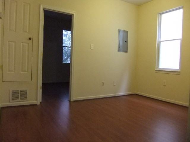 2825 N Broad St - Photo 3 of 6