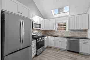 310 Lindell Blvd #UPPER - Photo 1 of 1