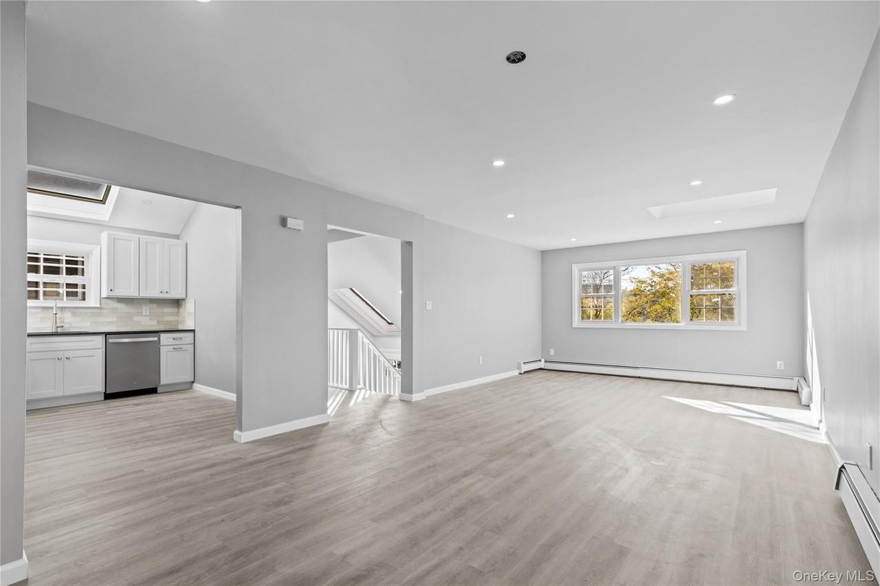 310 Lindell Blvd - Photo 4 of 29