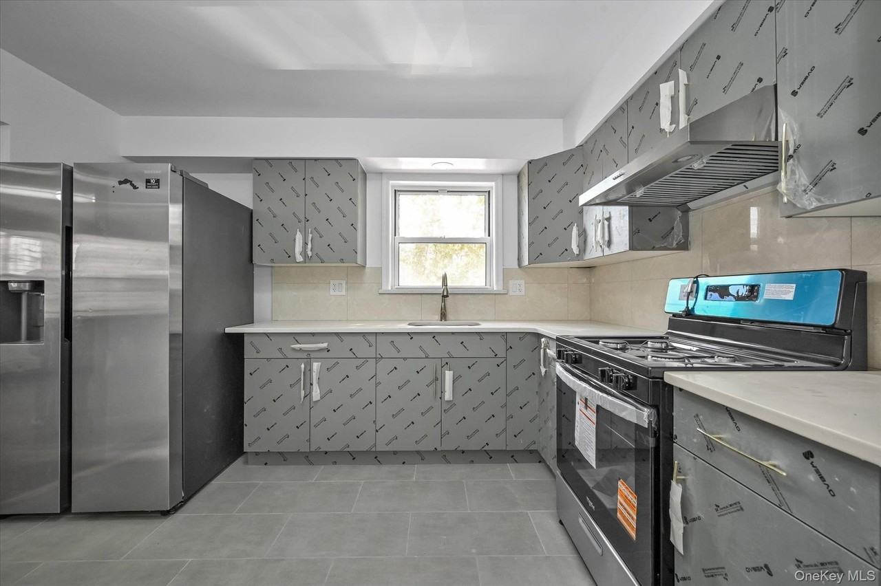 1684 W 9th St #2ndFL - Photo 7 of 19