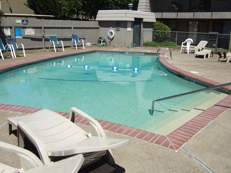 Rivertowne Apartments - Photo 3 of 16