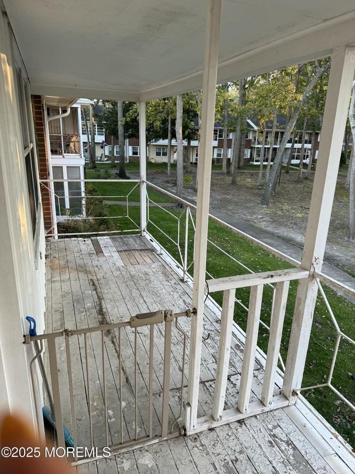 42K Cambridge Ct - Photo 2 of 14