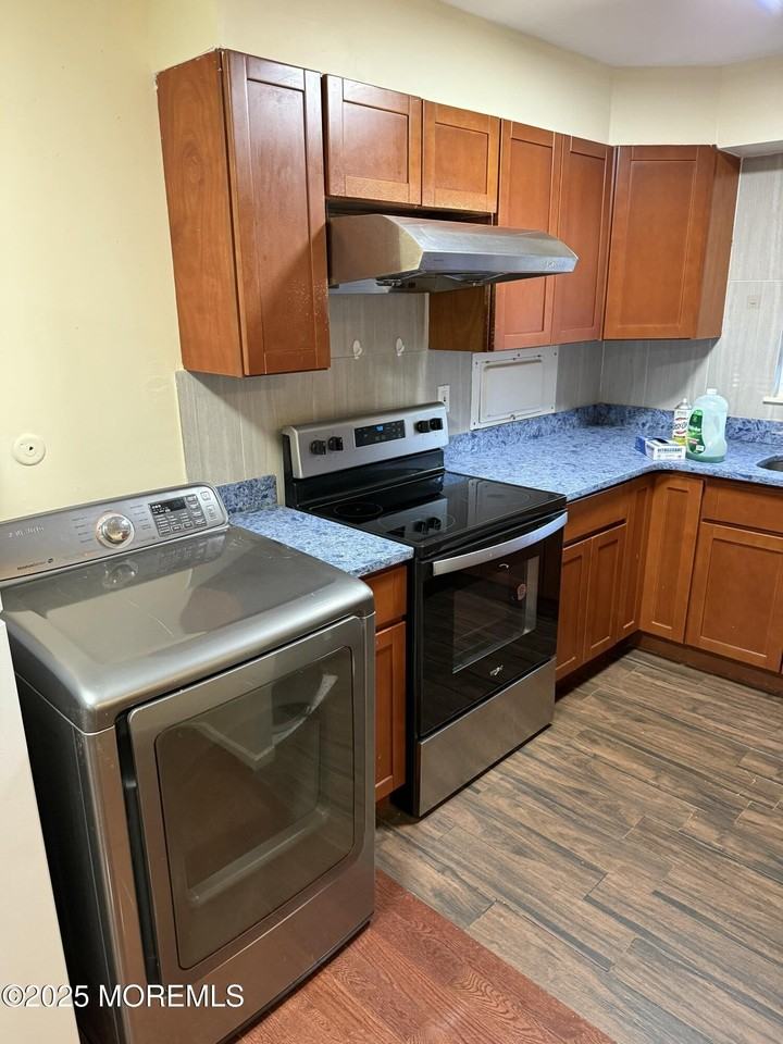 42K Cambridge Ct - Photo 6 of 14