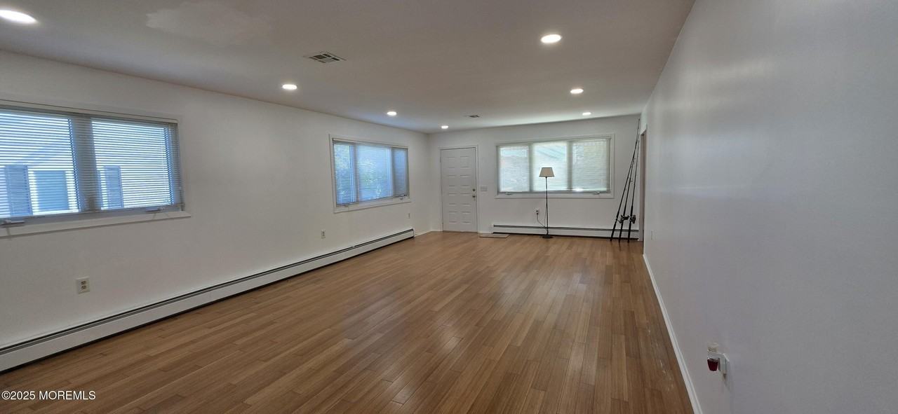 90 Rodhos St - Photo 2 of 36