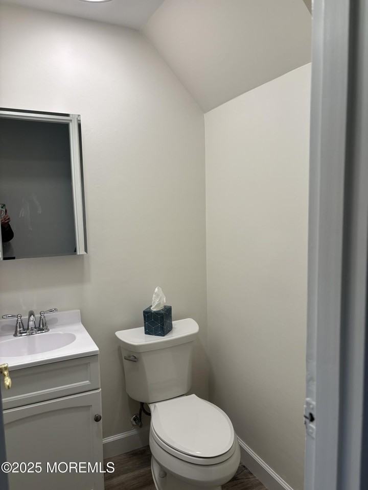 159 Village Green Way - Photo 4 of 17