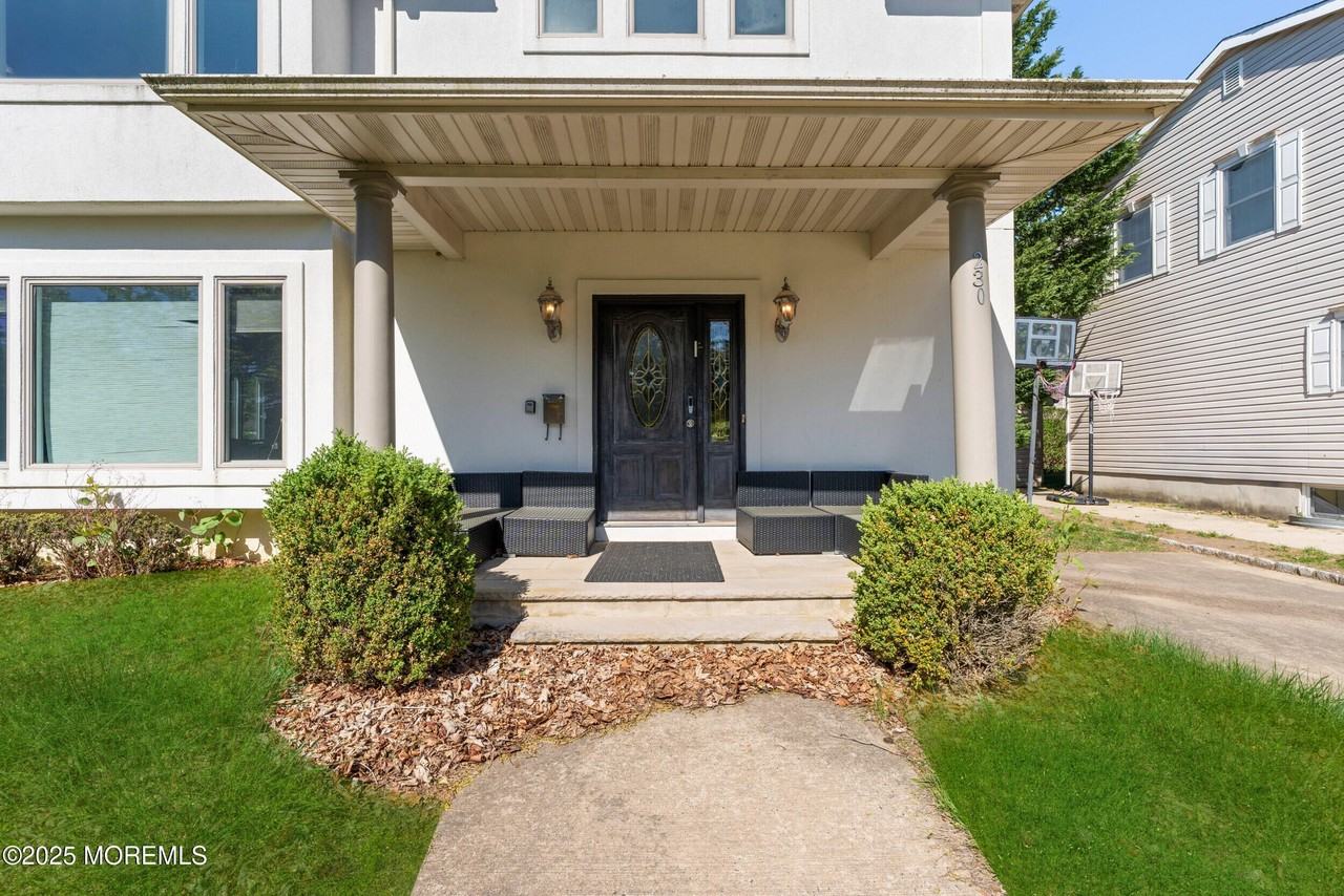 230 Norwood Ave - Photo 4 of 50