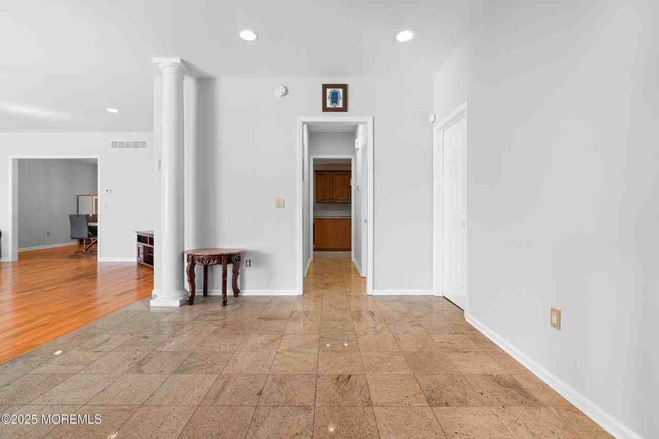 230 Norwood Ave - Photo 6 of 50