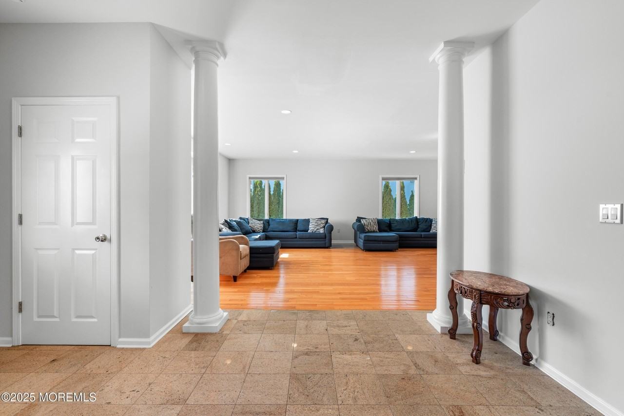 230 Norwood Ave - Photo 7 of 50