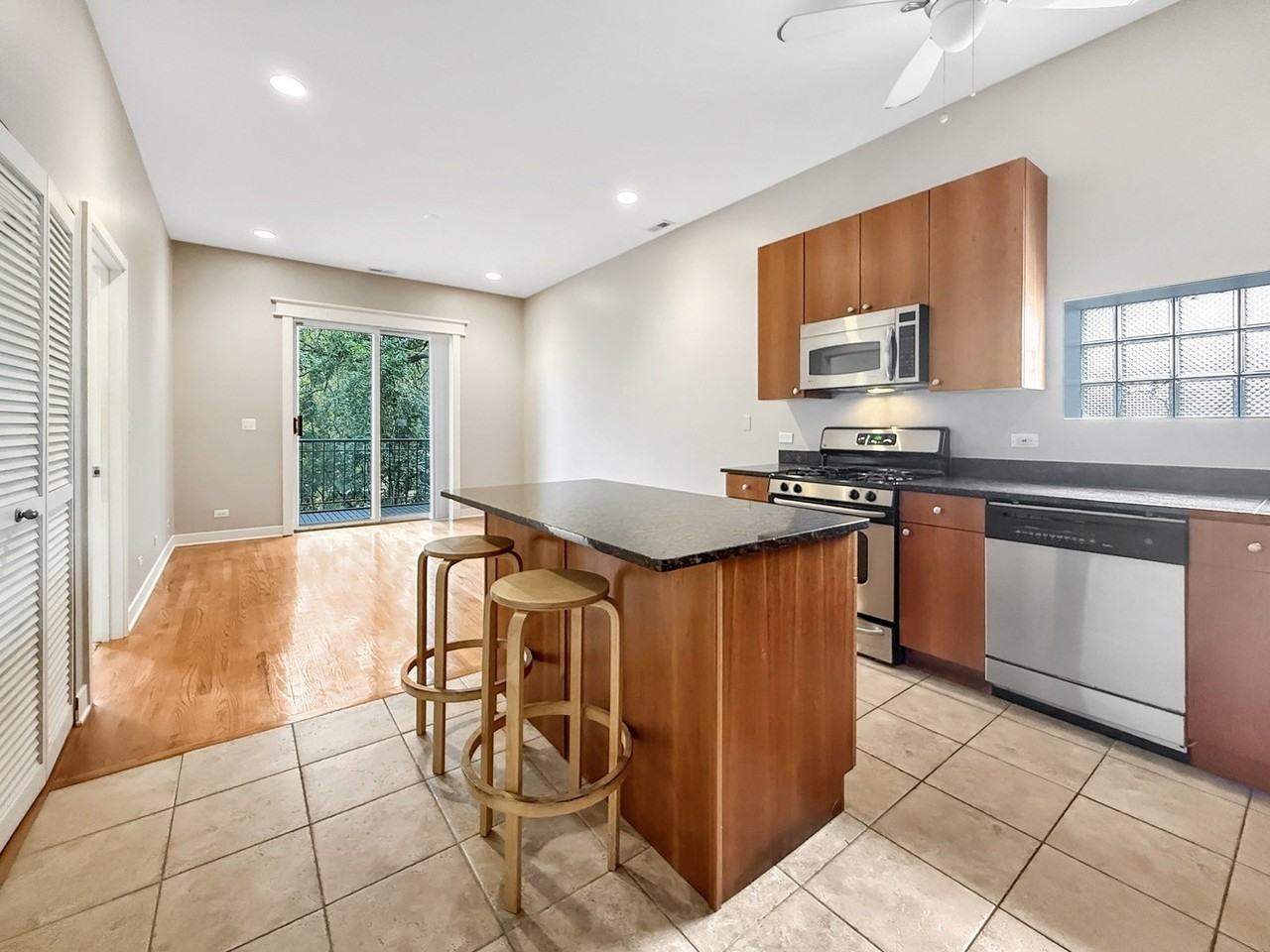 14 S Leavitt St #3E - Photo 4 of 15