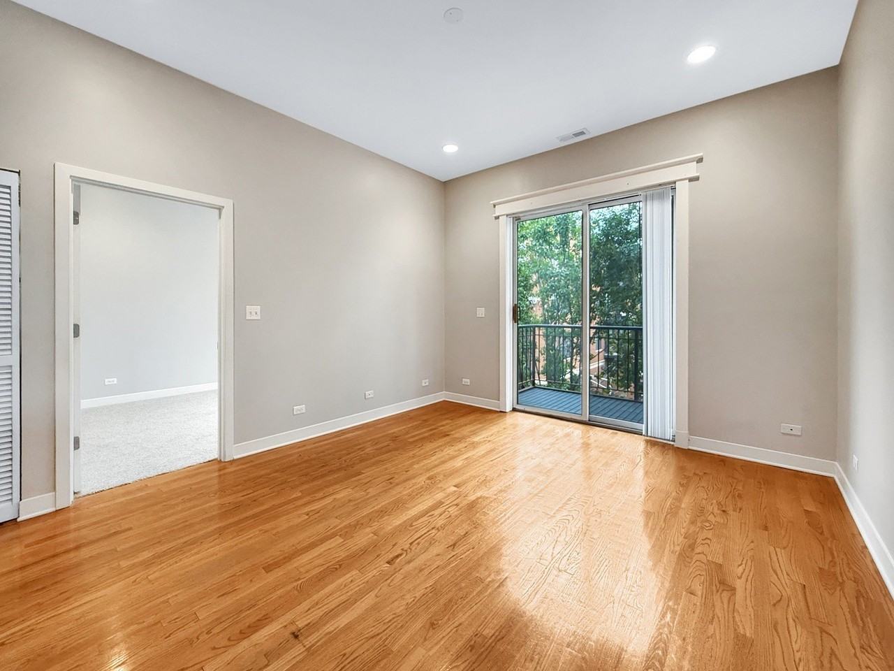 14 S Leavitt St #3E - Photo 6 of 15