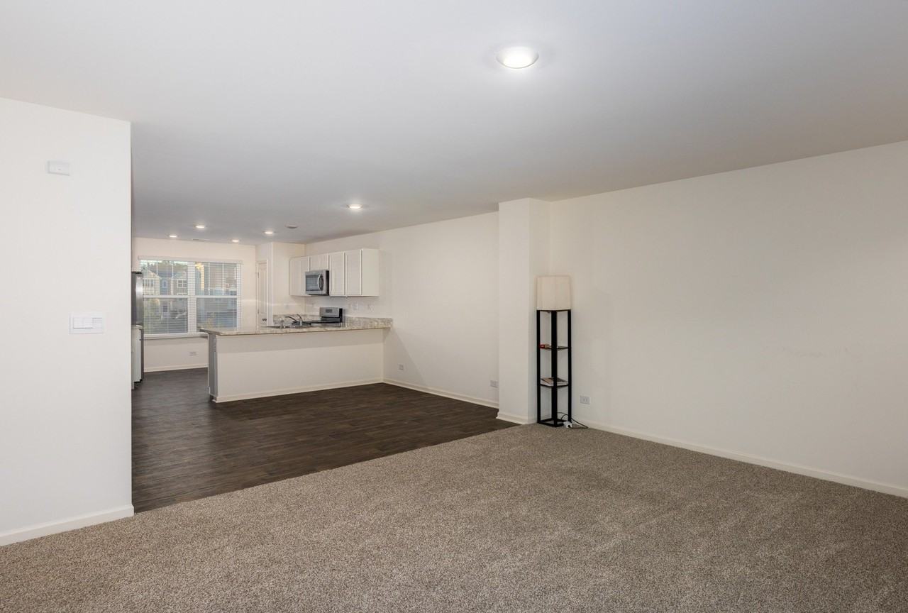 3831 Currant Ln - Photo 4 of 20