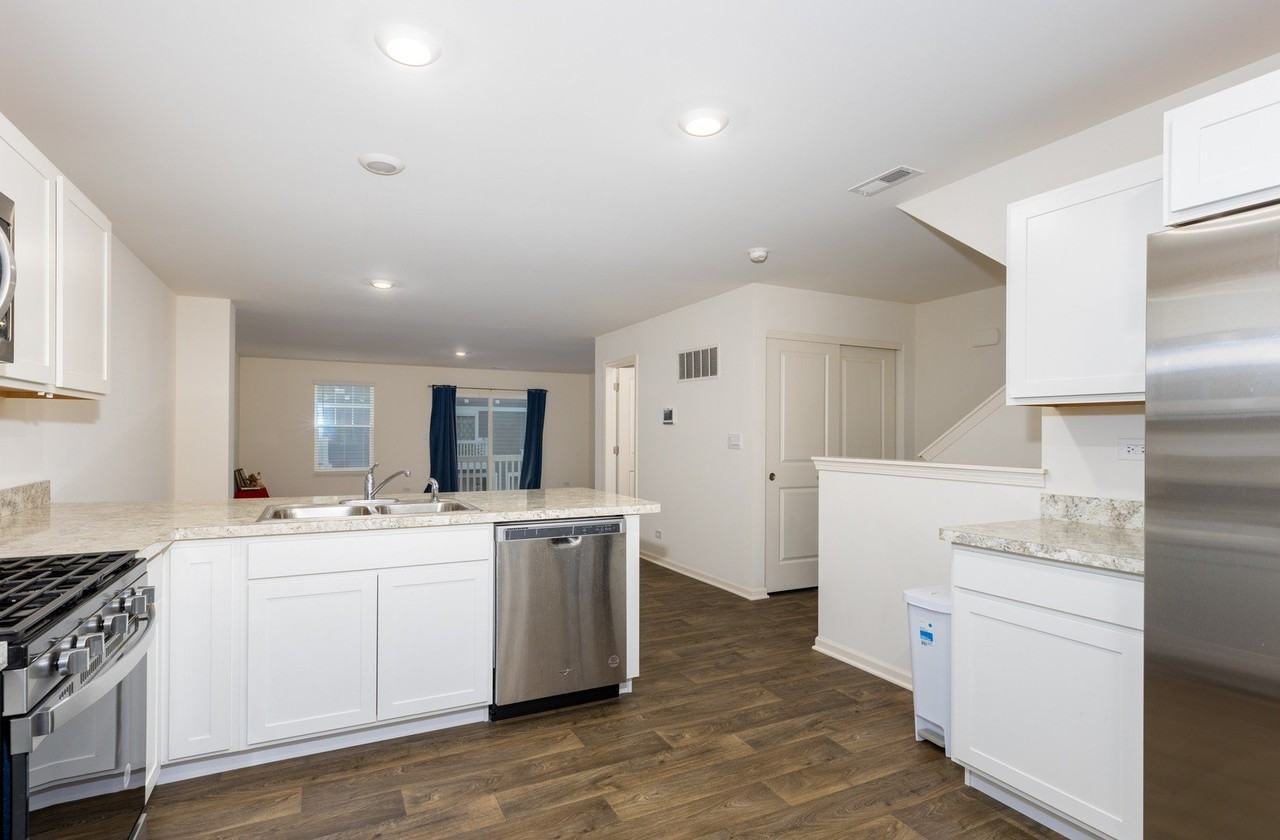 3831 Currant Ln - Photo 5 of 20