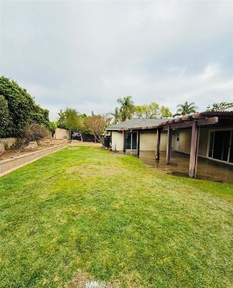 1682 Colfax Way - Photo 6 of 7