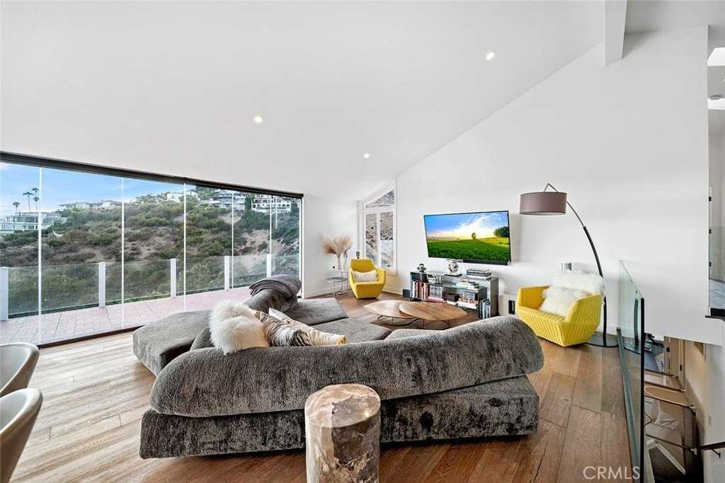 343 Emerald Bay - Photo 7 of 45