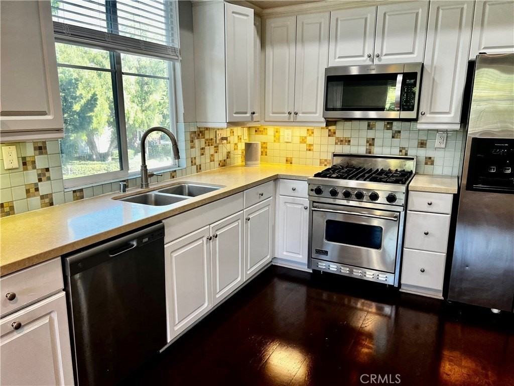 376 Aviator Ln - Photo 2 of 19