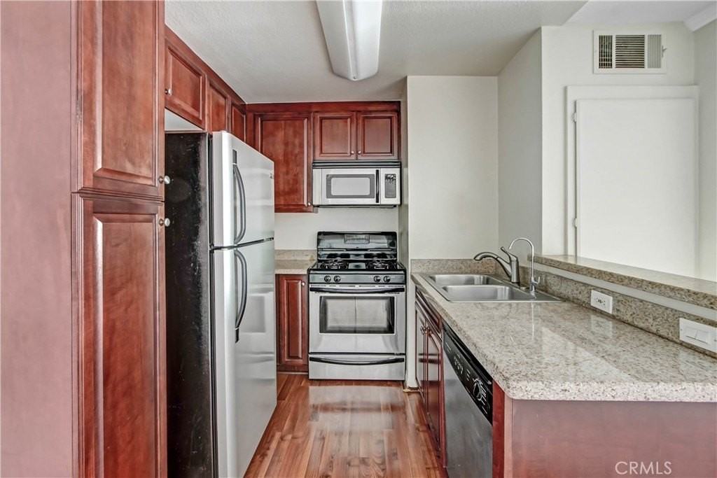 5540 Owensmouth Ave #223 - Photo 5 of 11