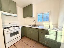 featured image of 890 E 4th St