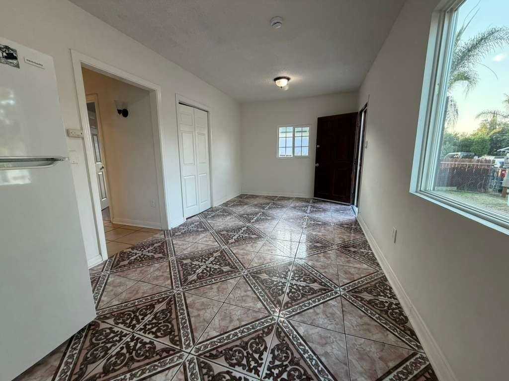 890 East 4th Street - Photo 5 of 11