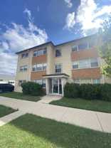 2807 N Mcvicker Ave - Photo 1 of 1