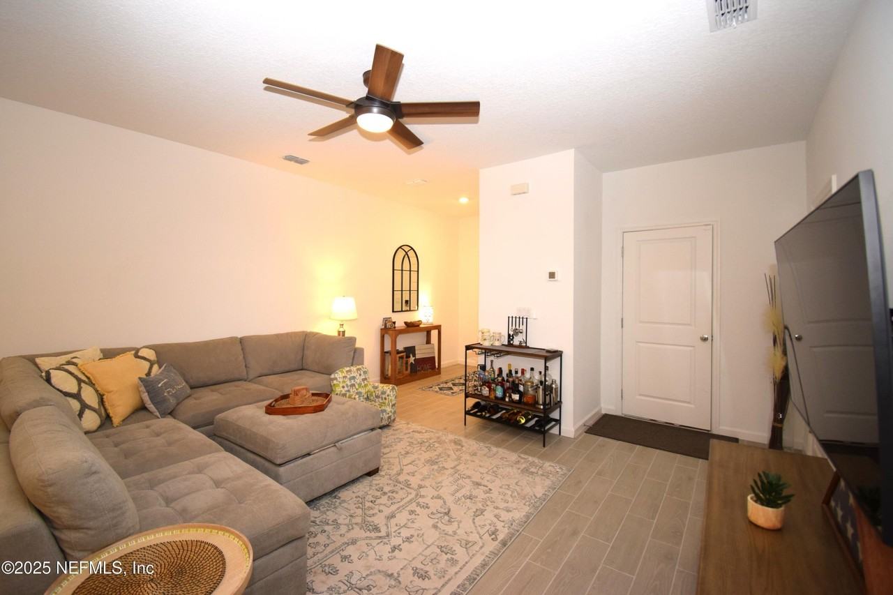 6834 Golden Monarch Ave - Photo 7 of 31