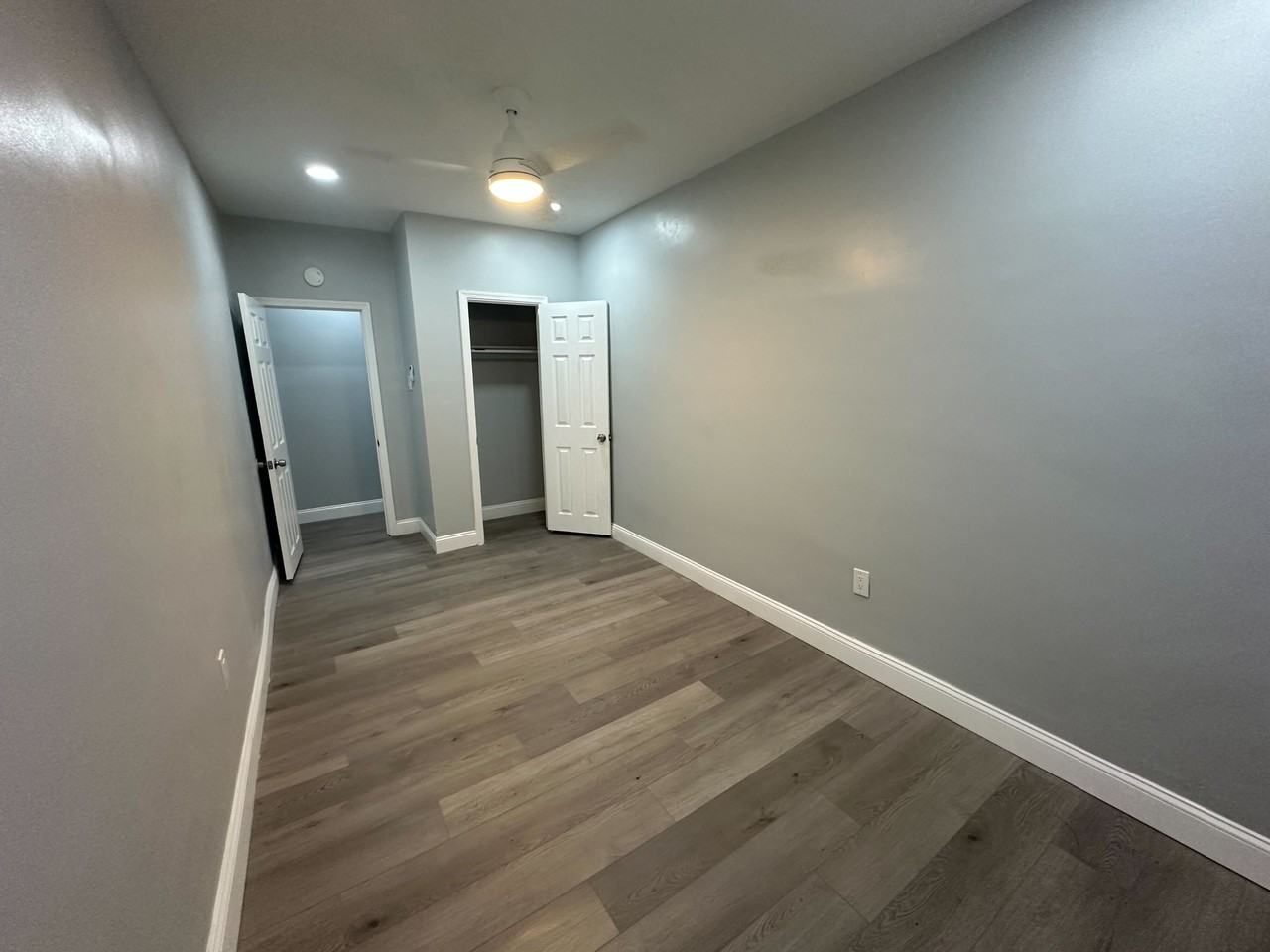 6236 Hasbrook Avenue - Photo 6 of 12