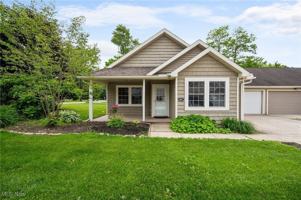 featured image of 3031 Logan Ln Unit 1 #1