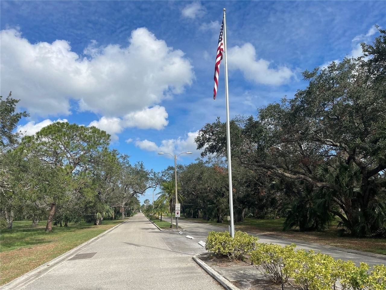 218 Dogwood Cir - Photo 3 of 48