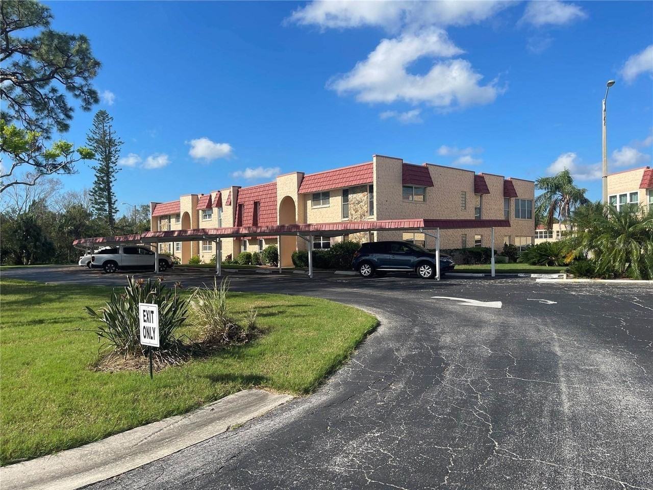 218 Dogwood Cir - Photo 5 of 48