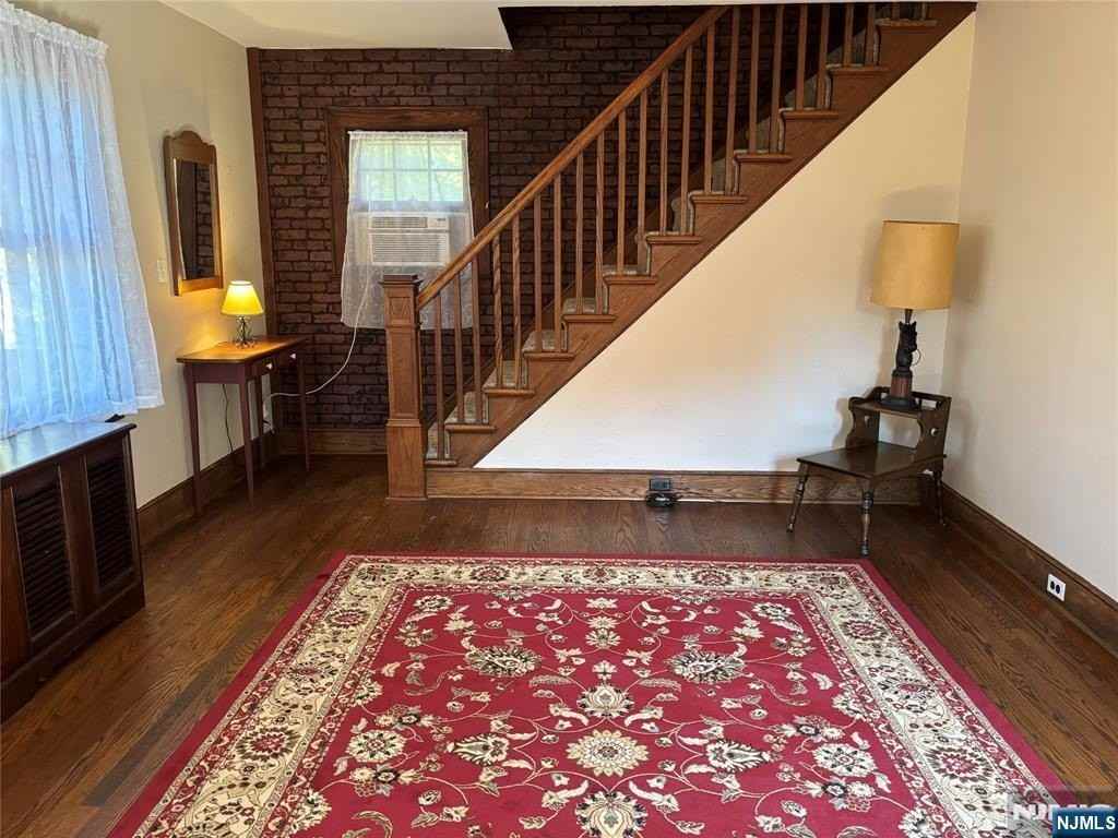 211 Washington Street - Photo 2 of 12