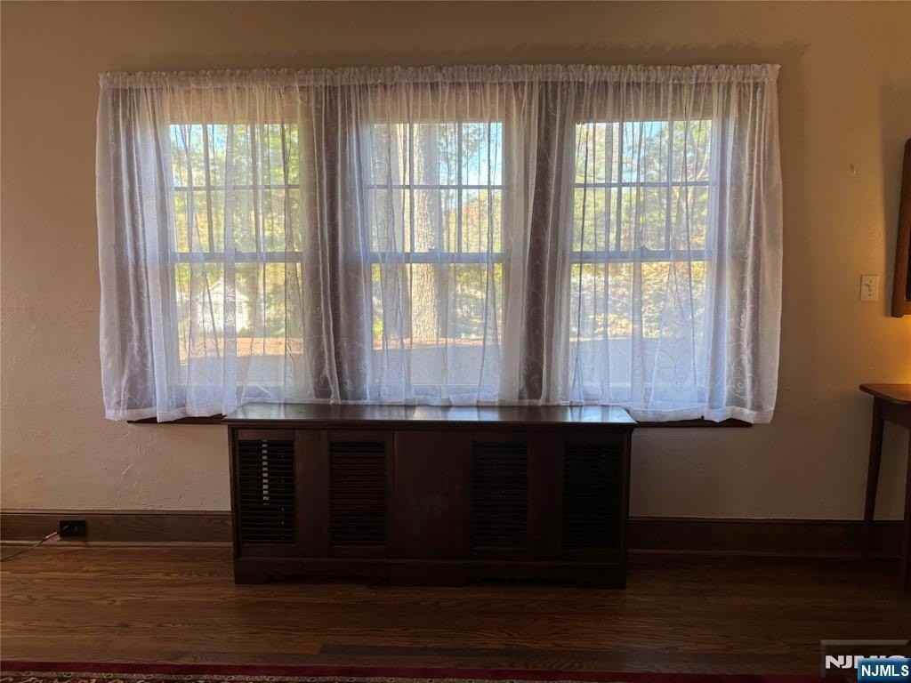 211 Washington Street - Photo 4 of 12