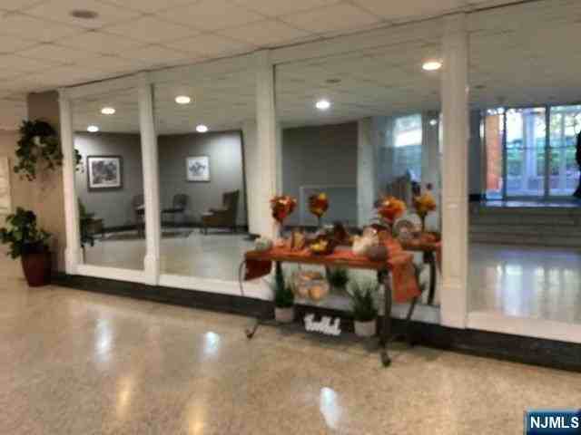 2160 Center Avenue - Photo 4 of 30