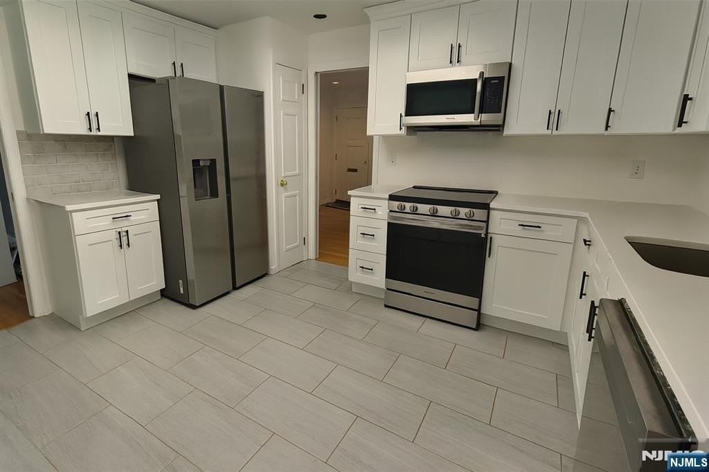 454 Westview Place - Photo 3 of 9