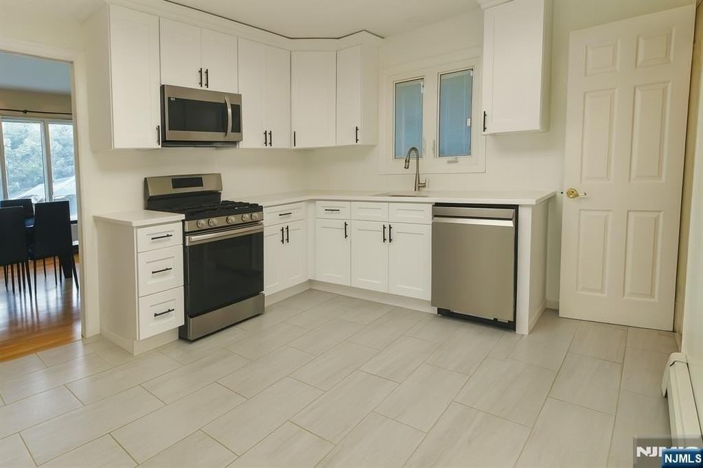 454 Westview Place - Photo 4 of 9