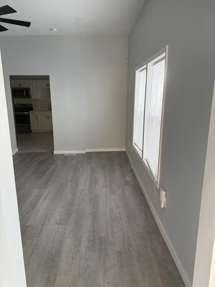 940 Jefferson Avenue - Photo 3 of 18