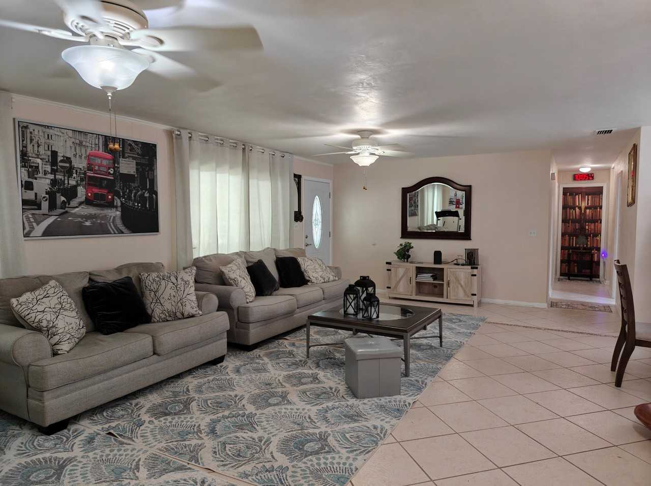 2305 Northwest 48th Terrace - Photo 4 of 19