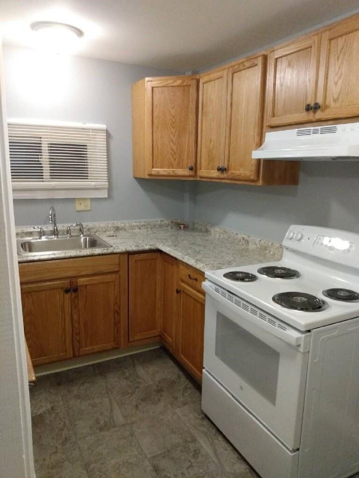 28 Halifax St - Photo 7 of 9