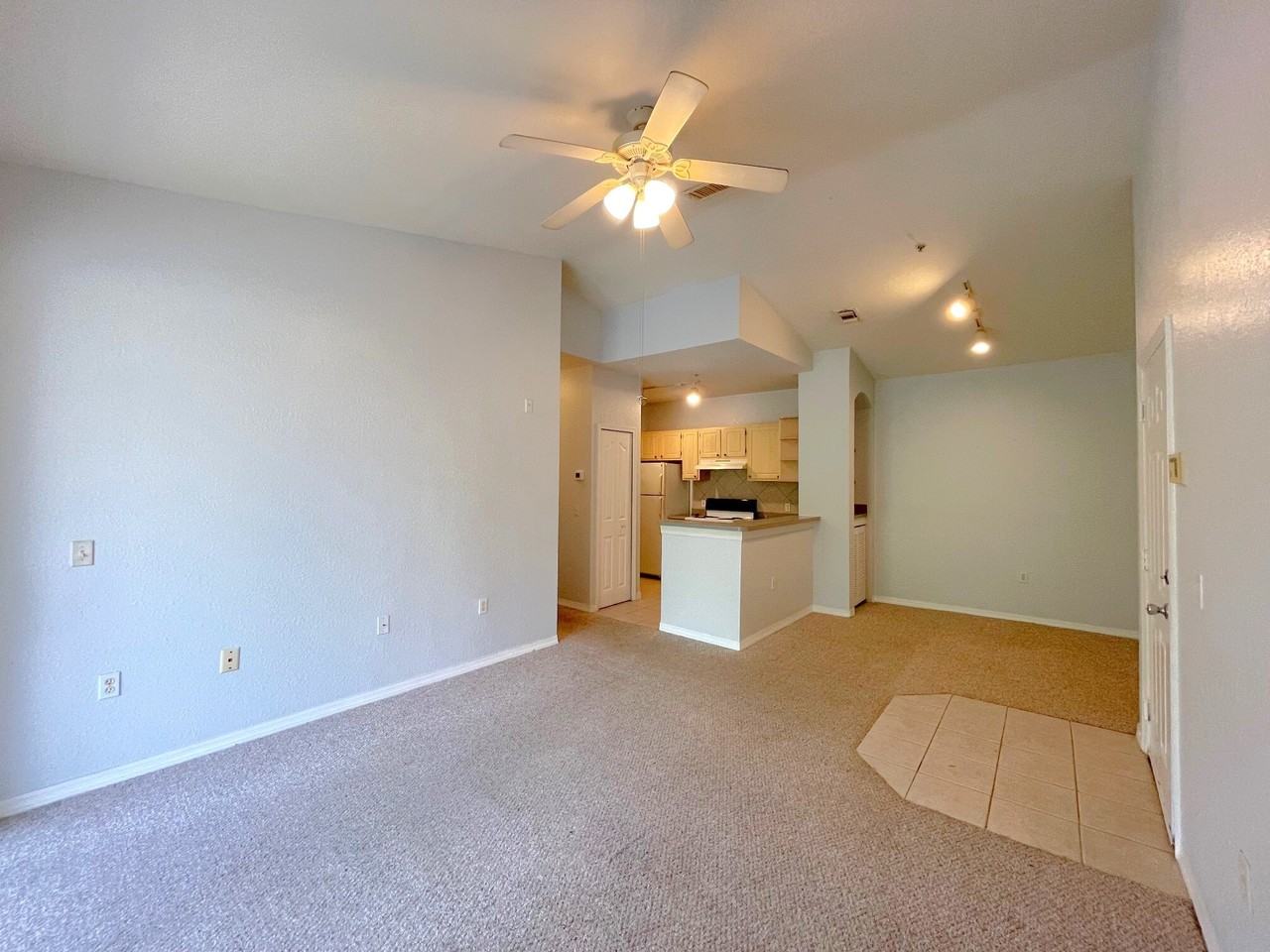 Visconti West - 11305 - Photo 3 of 26