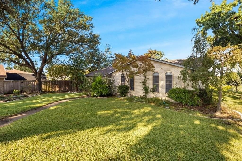 2733 Biloxi Ln - Photo 3 of 28