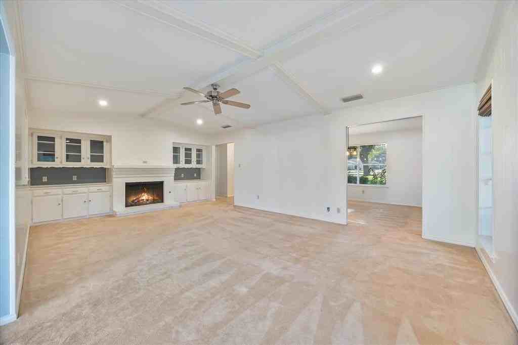 2733 Biloxi Ln - Photo 6 of 28