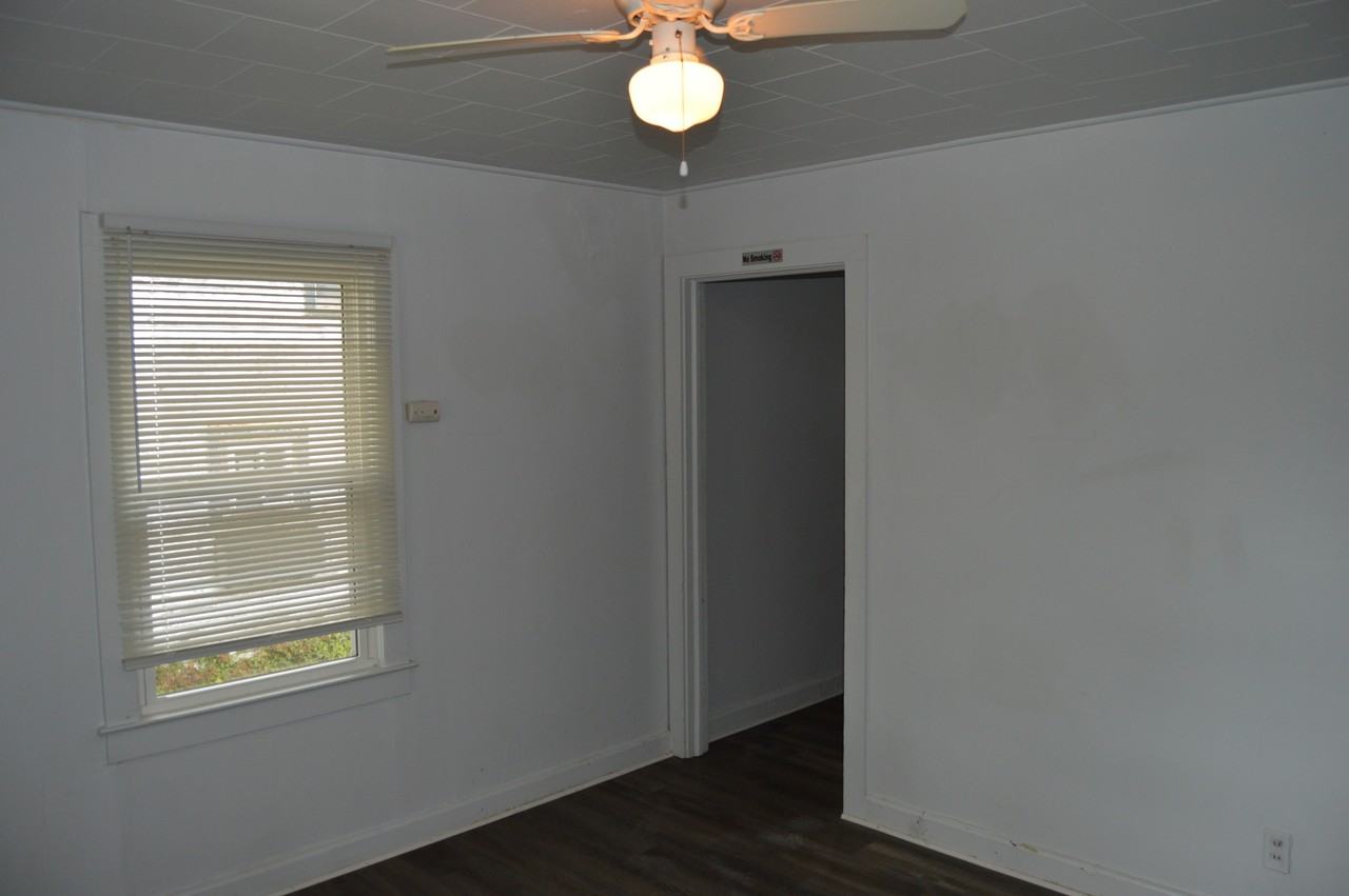 511 South Elm Street - Photo 3 of 12