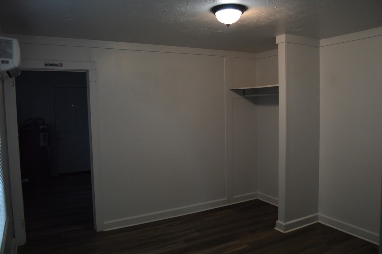 511 South Elm Street - Photo 5 of 12