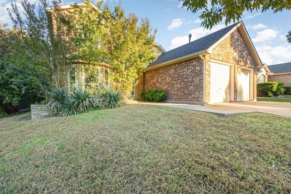 416 Hopewell Dr - Photo 3 of 35