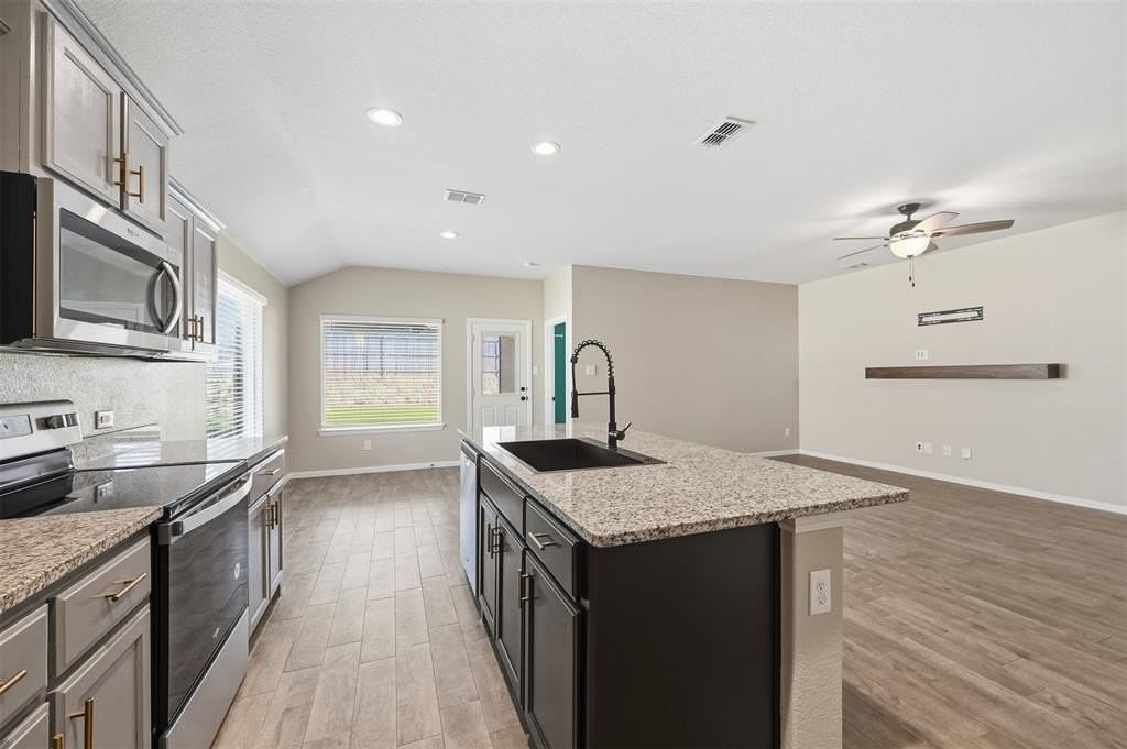 405 Houndstooth Drive - Photo 2 of 17