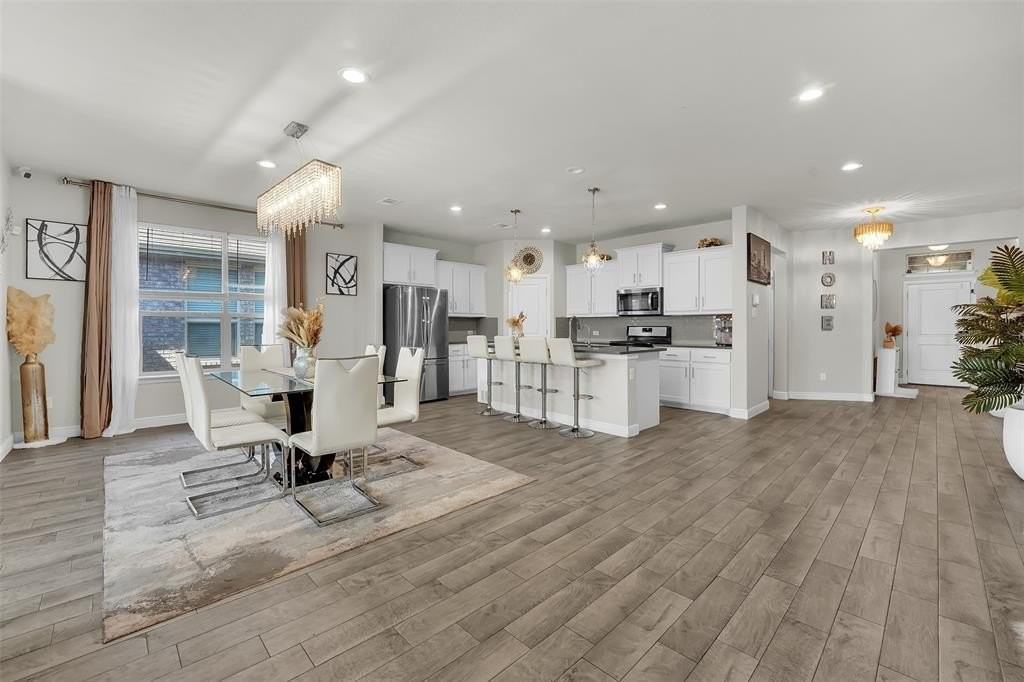 1120 Gillespie Dr - Photo 4 of 27