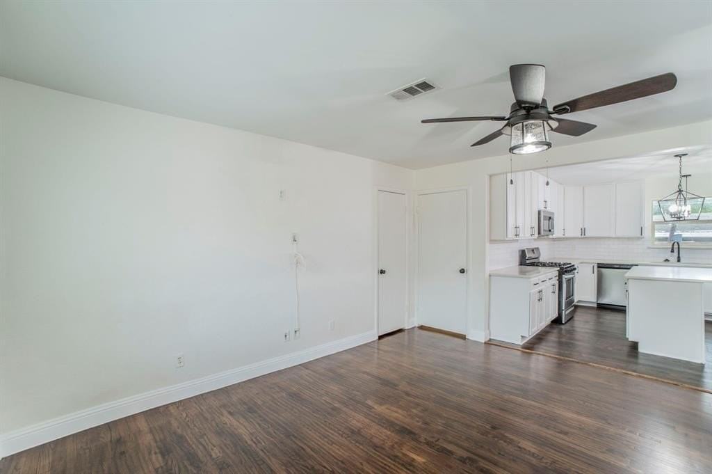 924 E Fuller Ave - Photo 2 of 15